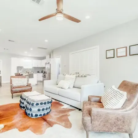 Centrally Located Pet Friendly 3 Bedroom Haven
